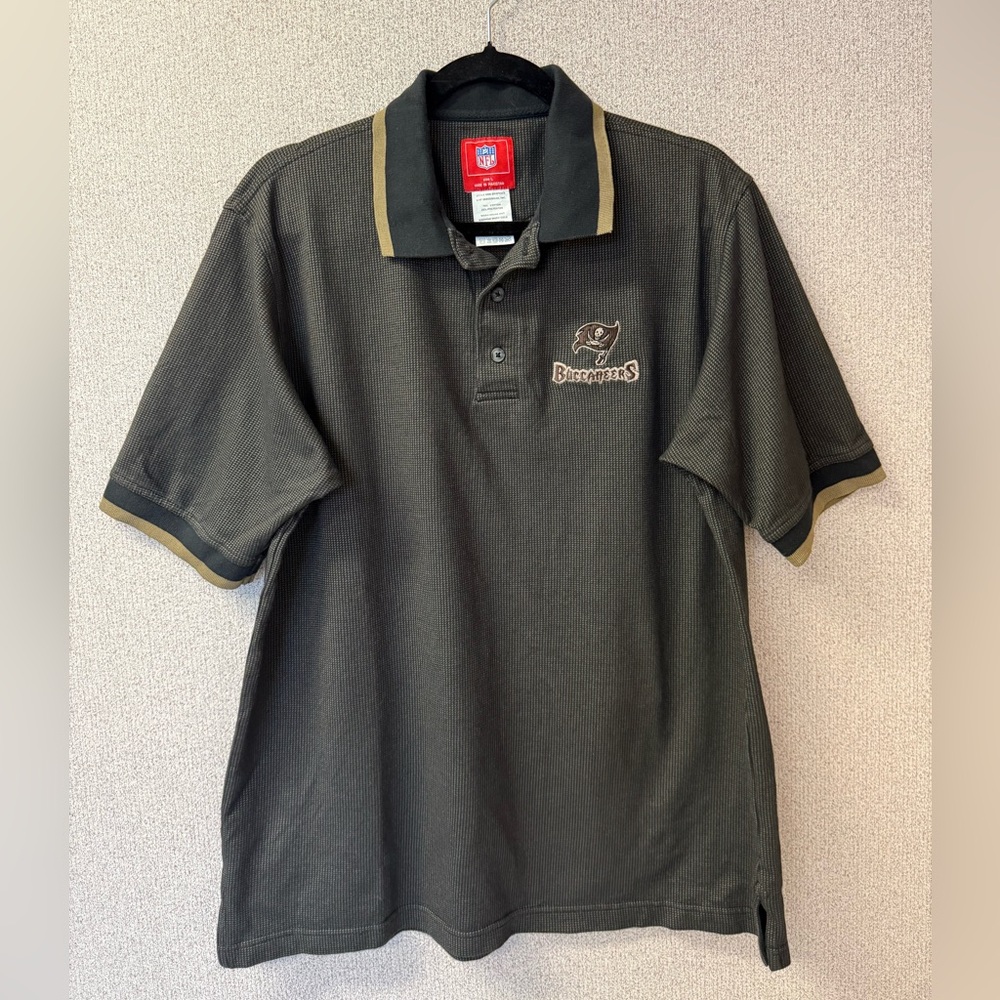 NFL Buccaneers Men Size Large Short Sleeve Polo‎ Shirt Black